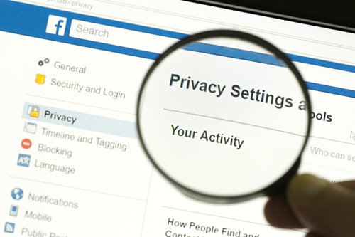 Facebook Privacy Settings and Photo Downloading