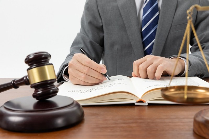 MyLawyer360 Vs. Traditional Legal Services
